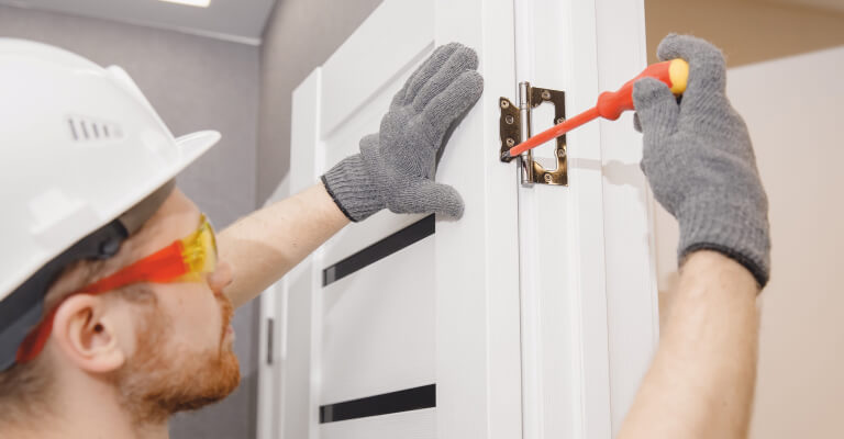 Врізка фурнітури